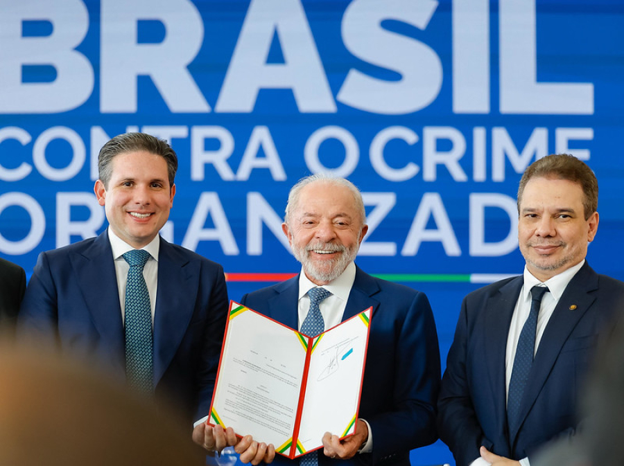 Lula lança pacote de R$ 11 bi contra o crime organizado