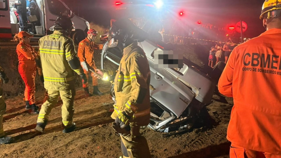 Acidente entre veículo de passeio e caminhão-tanque deixa duas vítimas fatais na BR-343 em Altos