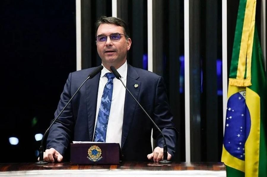 Nunes Marques suspende pesquisa eleitoral que revelou queda de Flávio
