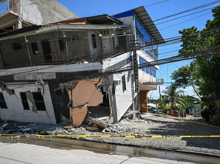Pesadelo nas Filipinas: terremoto de magnitude 7.8 deixa ao menos 35 mortos e centenas de feridos