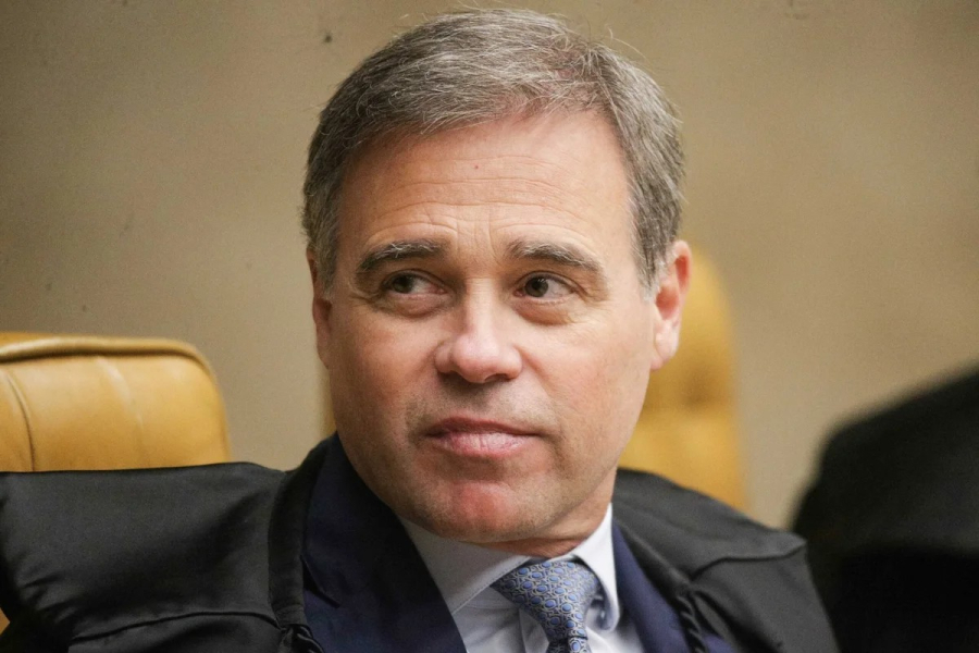Documento reforça versão de Mendonça sobre reunião com Vorcaro